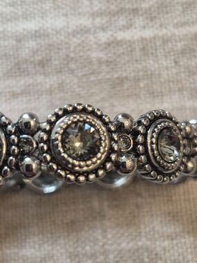 TOUCHSTONE CRYSTAL BRACELET